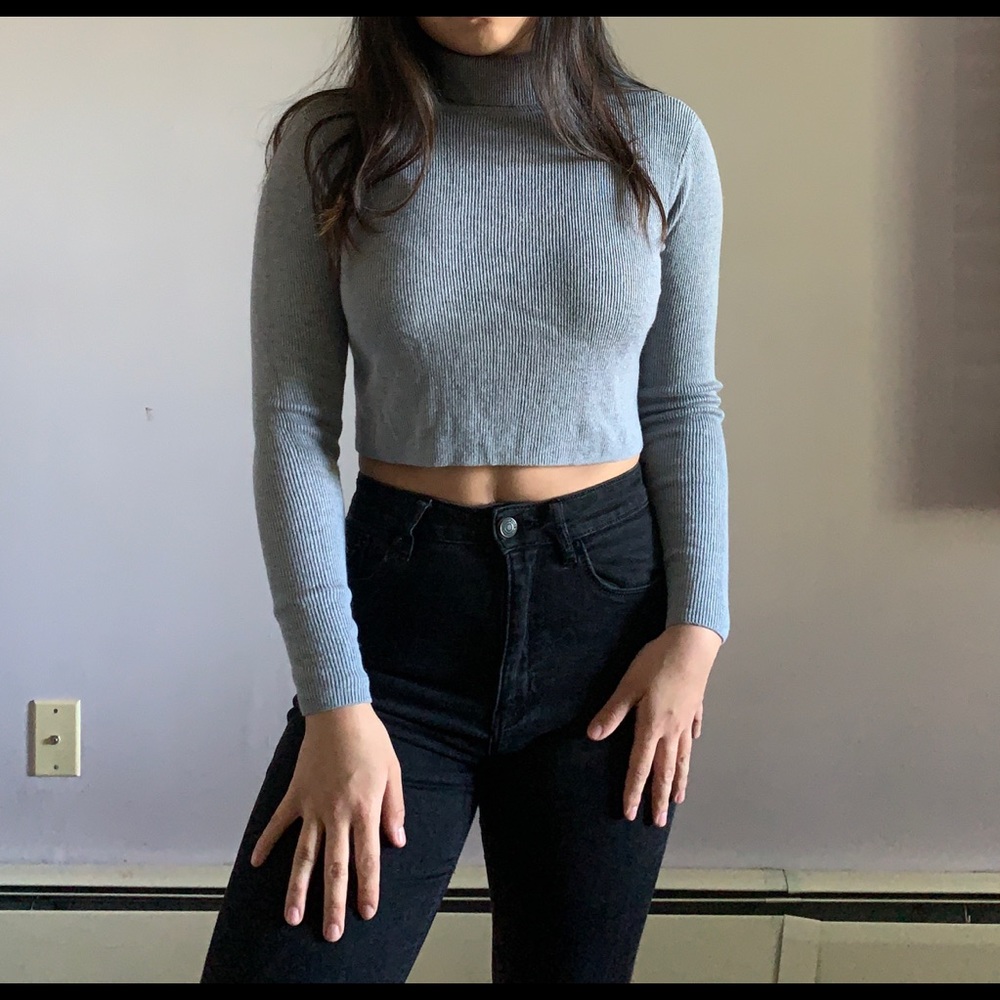 Grey ribbed turtleneck